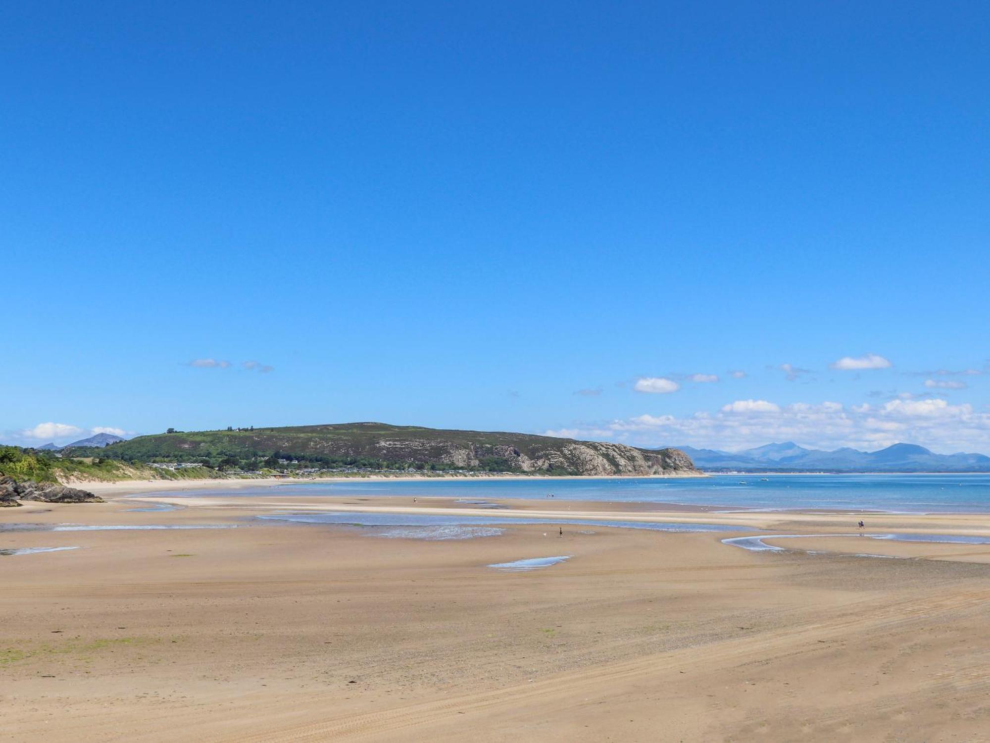 Bywyd Da 232 Cae Du * Abersoch